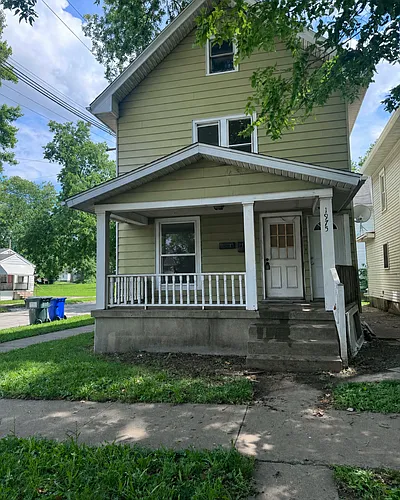1975 E North St Photo 1