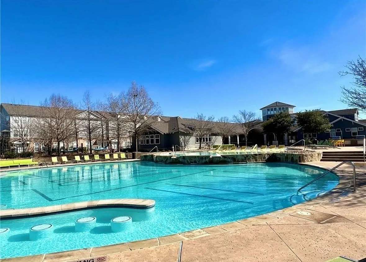 1725 Harvey Mitchell Pkwy S — Photo 3