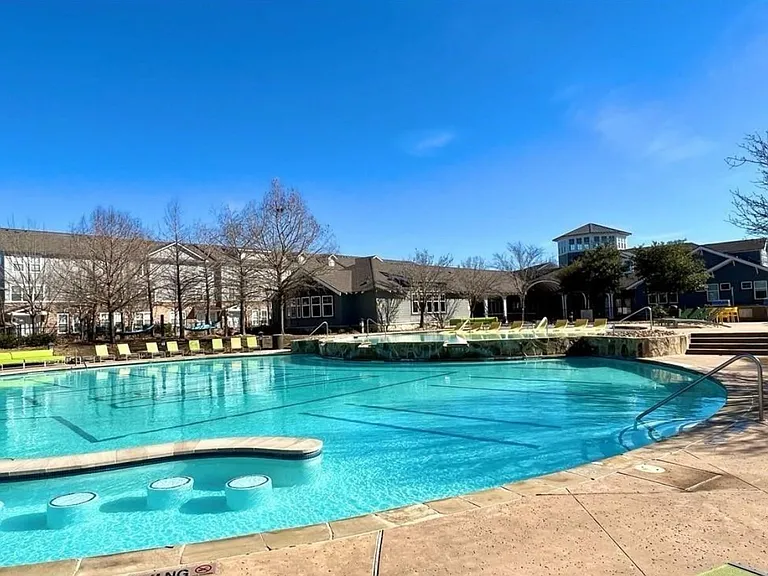 1725 Harvey Mitchell Pkwy S #1927 — Photo 25
