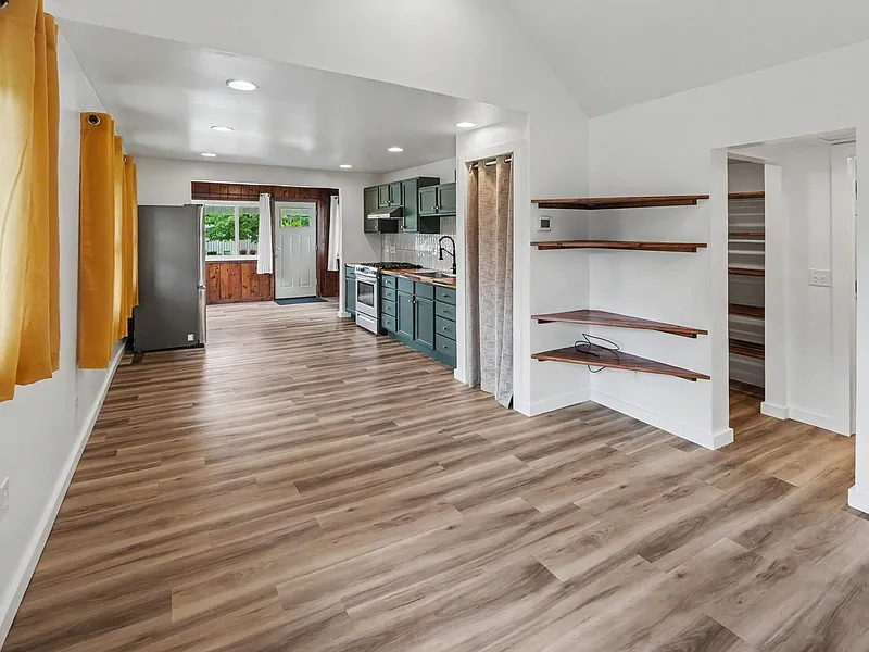 1 bed, 1.0 bath, 712 sqft, $1,575 — Photo 3