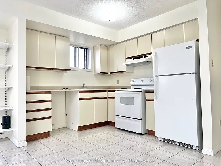 1686 Saint Clair Ave W #3A — Photo 5