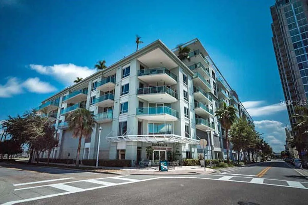 1 bed, 621 sqft, $2,200 — Photo 1