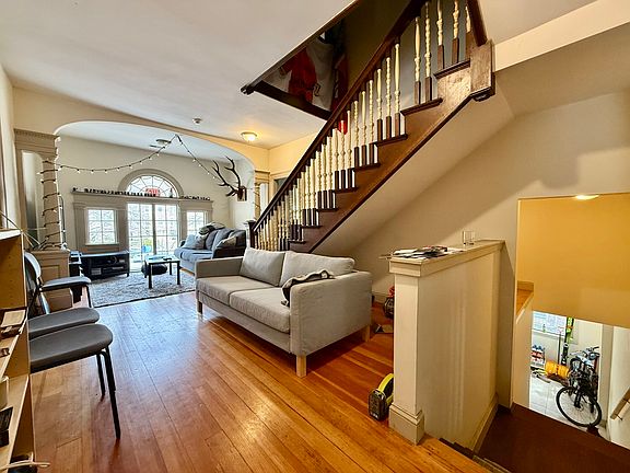 4th image of 48 Englewood Ave