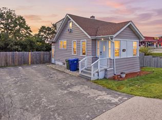 2110 N Green Bay Rd, Waukegan, IL 60087
