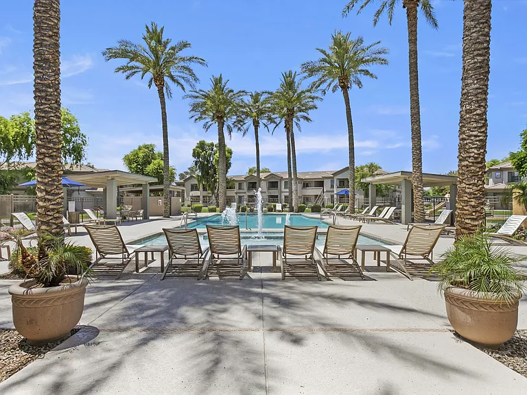 Adiamo Palm Valley Apartments in Goodyear, AZ