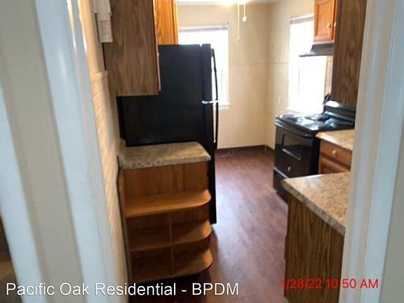 5th image of 117 W Warren St