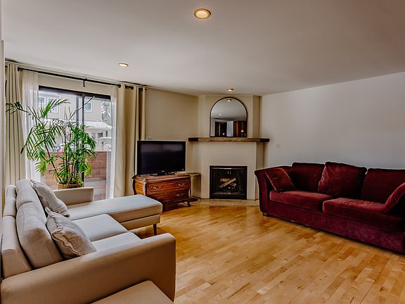 4th image of 935 E Hopkins Ave #7