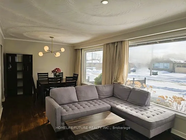 7 Stonehenge Cres — Photo 8