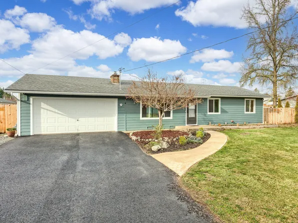 878 Coutant Ln, Grants Pass, OR 97527