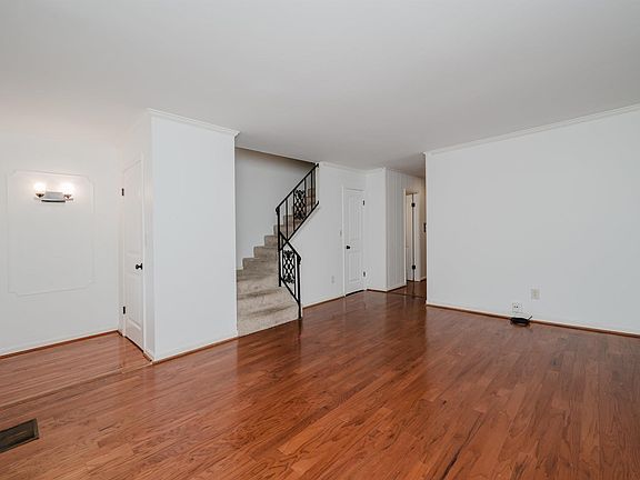 3rd image of 1861 Valgreen Ln #D-2