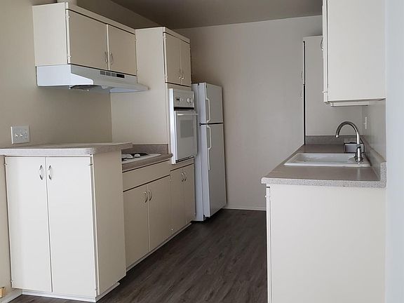 3rd image of 303 Loma Alta Dr #14