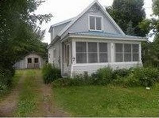 7 Grant St, Edwards, NY 13635