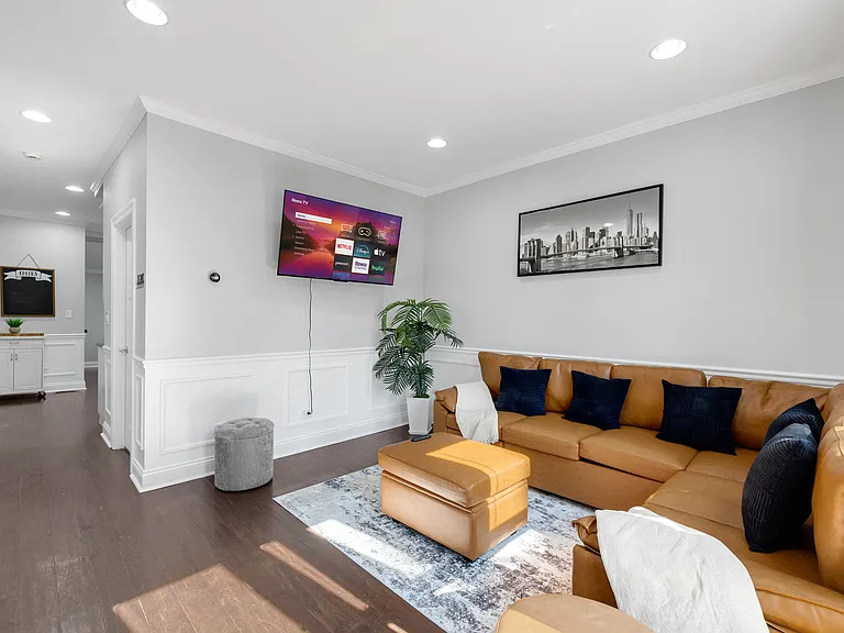 1513 Clinton Ave — Photo 14