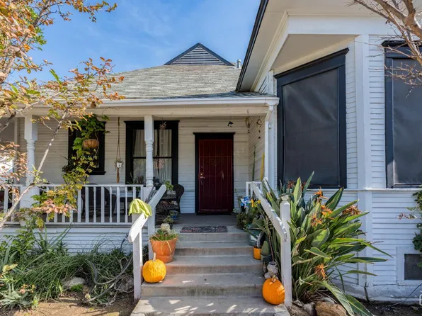 2124 E St, Bakersfield, CA 93301