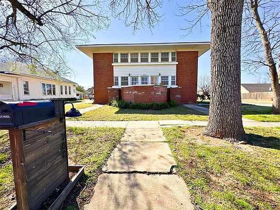 2nd image of 700 S Hoff Ave