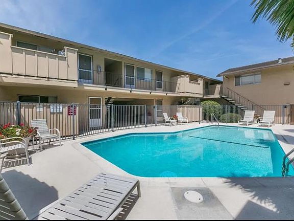 3rd image of 906 Burbank Dr APT 23