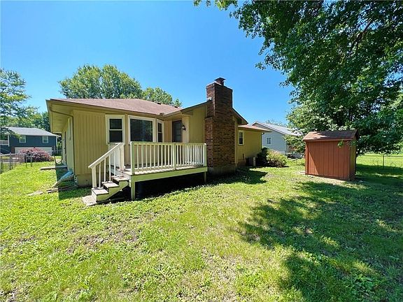 3rd image of 11720 Crystal Dr
