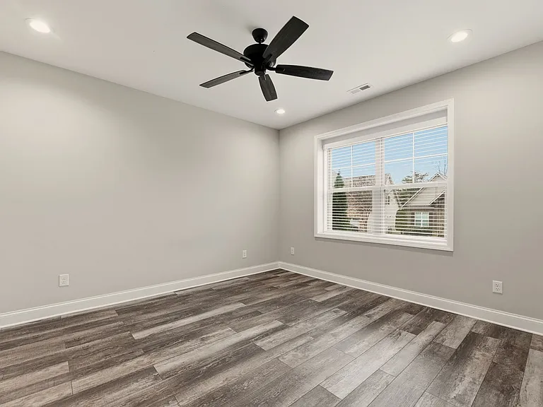 9924 Winding Hill Ln — Photo 14