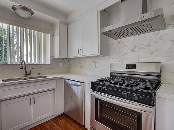 4th image of 1823 Malcolm Ave #7