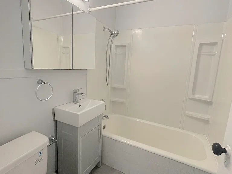 1469 Ottawa St #5 — Photo 9