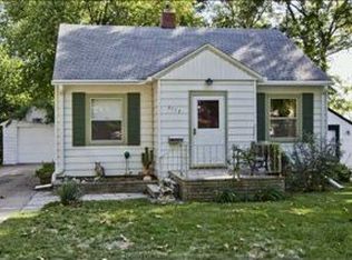 2117 Glenbrook Dr, Des Moines, IA 50316