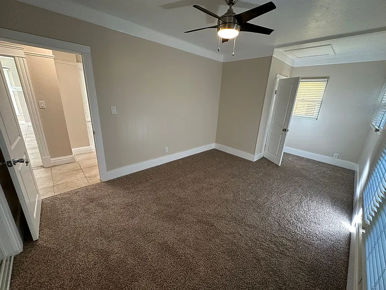678 N Shaffer St — Photo 30
