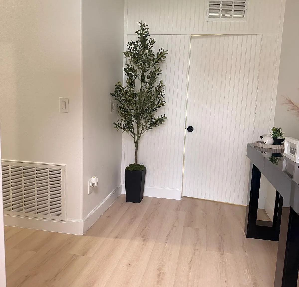2 bed, 3587 sqft, $900 — Photo 4