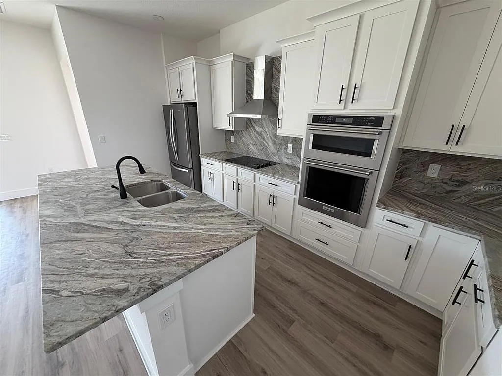3 bed, 2.5 bath, 1972 sqft, $2,490 — Photo 4
