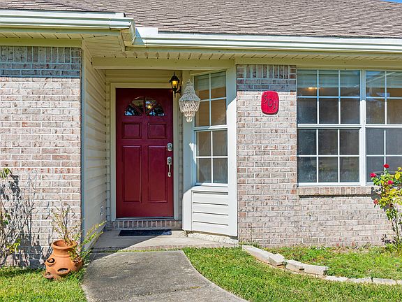 2nd image of 501 Cypress St