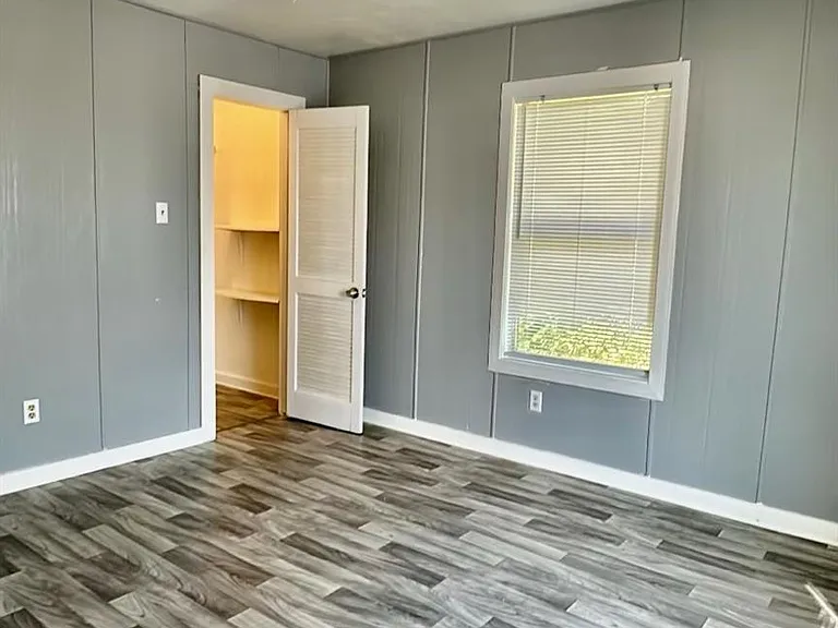 1907 Avenue C #4 — Photo 19