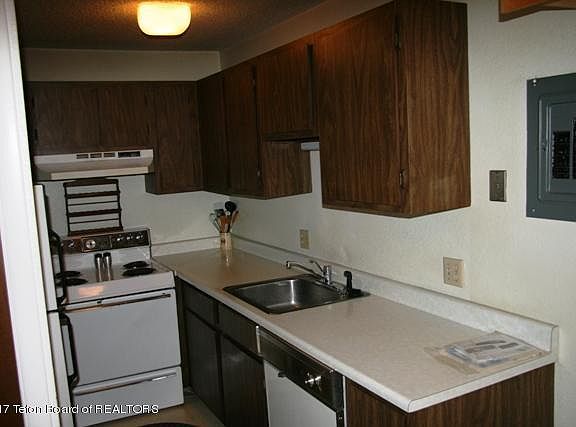 3rd image of 355 W Deloney Ave APT A-4