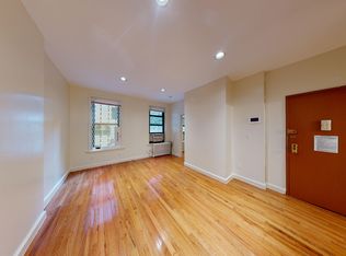 150 W 49th St #2R, New York, NY 10019