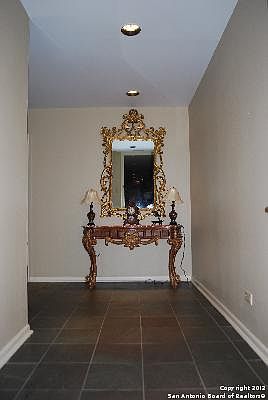 4th image of 4001 N NEW BRAUNFELS AVE #400