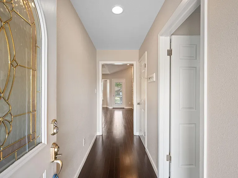 8511 Daleview Dr — Photo 4