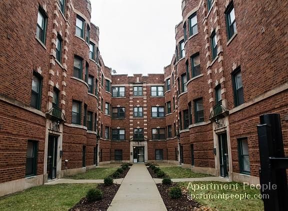 5th image of 3009 W Gunnison St APT 1s