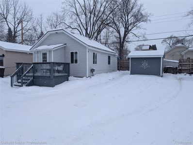 145 W Chicago Ave, Pontiac, MI, 48340