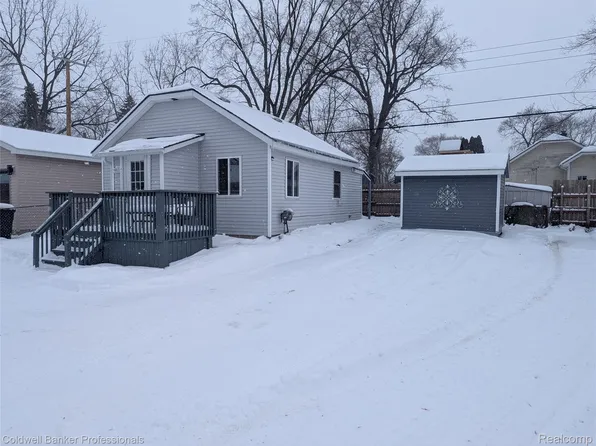 145 W Chicago Ave, Pontiac, MI 48340