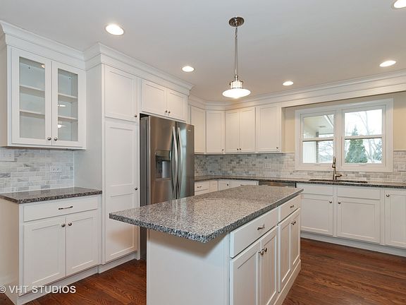 4th image of 1101 Candlewood Dr