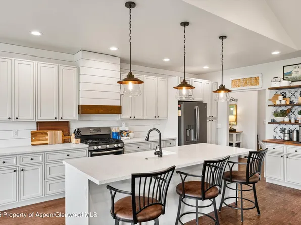 1205 E 17th St, Rifle, CO 81650