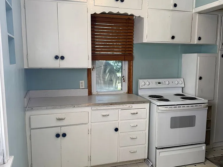 1306 Lafond Ave — Photo 4