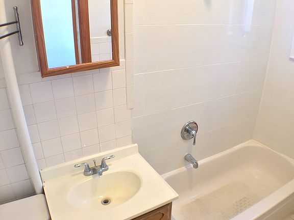 2nd image of 3114 42nd St #8
