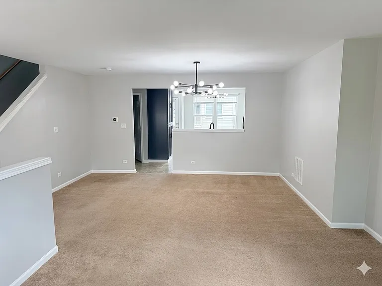 1513 Bristol Ln #4 — Photo 3