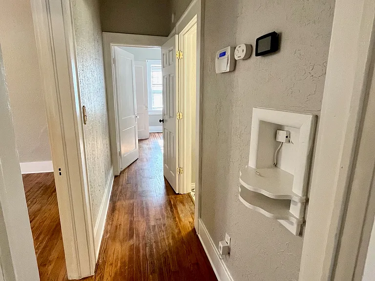205 S Flood Ave — Photo 10