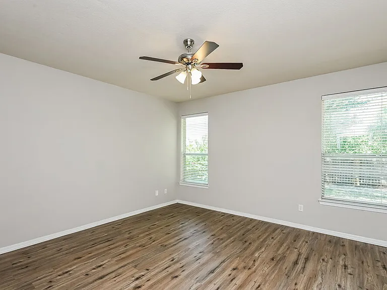 10416 Trevino Ln — Photo 12