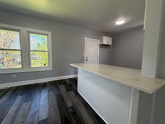 3rd image of 104 Pulaski Rd
