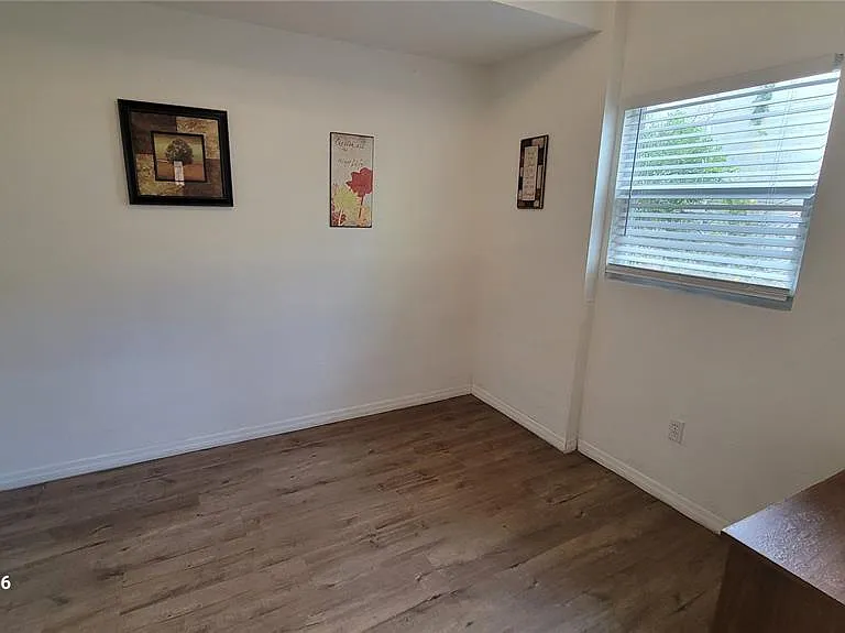 345 N Thompson Rd #B — Photo 7