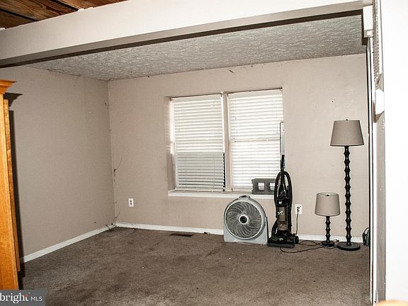 3rd image of 1536 Saint Lawrence Ct