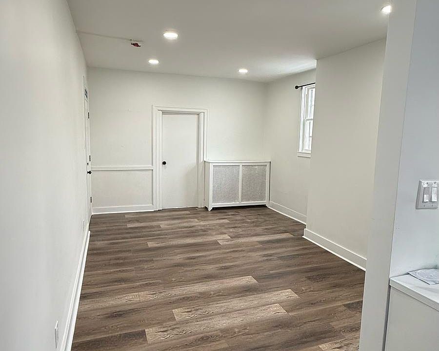 livingroom/ entrance