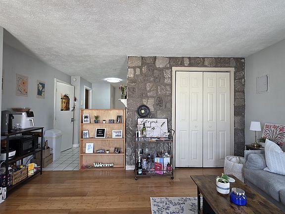 5th image of 521 E 3rd St #3F