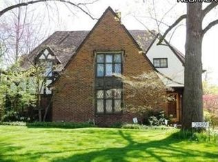 2889 Torrington Rd, Shaker Heights, OH 44122